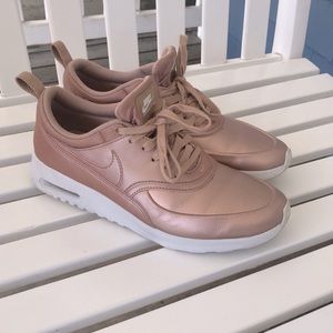 nike thea rose